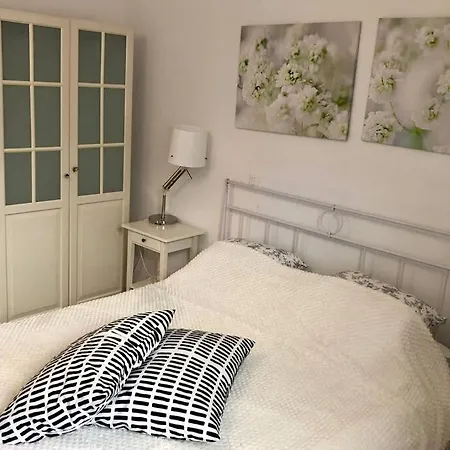 Blue Doors Apartment *